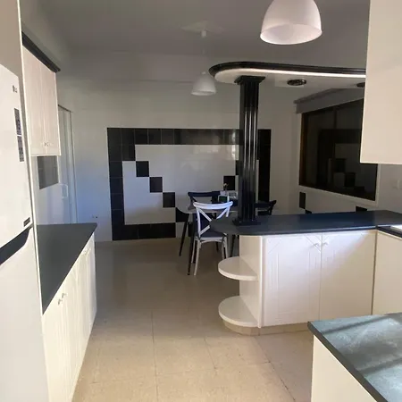 Sweet 3-bedrooms Ларнака